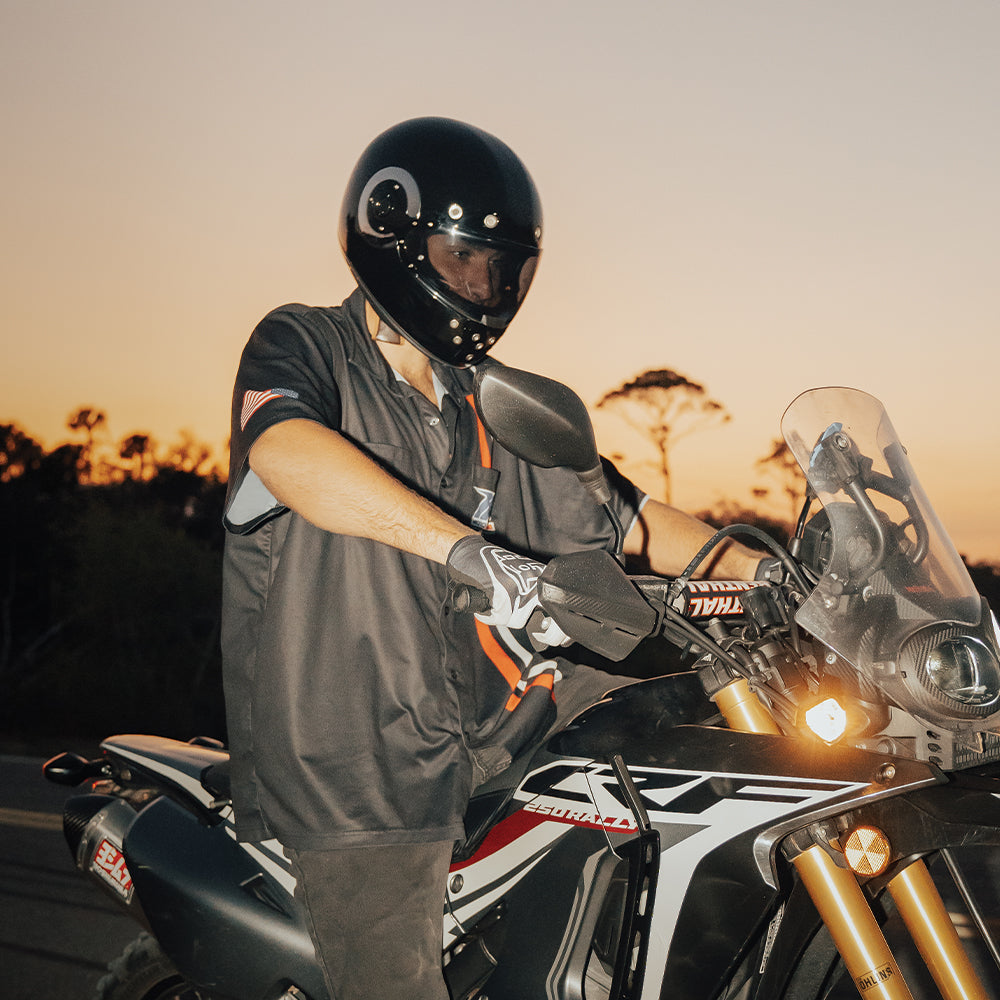 Daytona Retro Full Face Motorcycle Helmet | Hi-Gloss Black w/ Chrome Accents